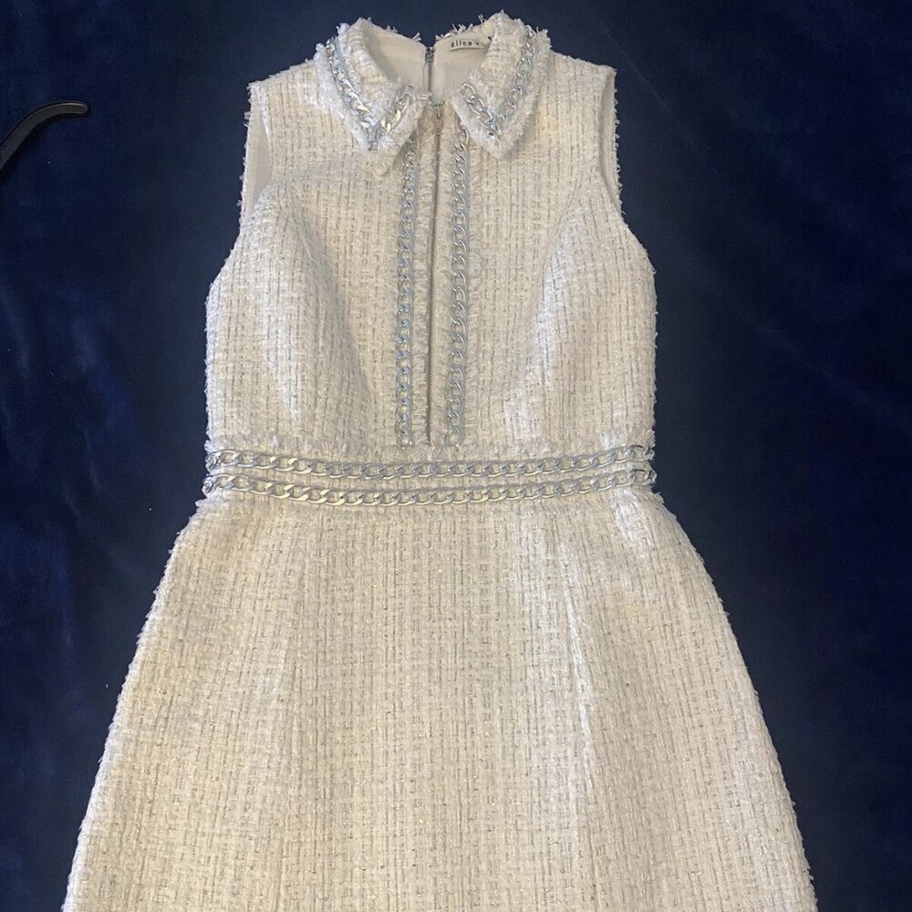 Alice Olivia White Dress, size 6, stacey bendet sheath dress sleeveless